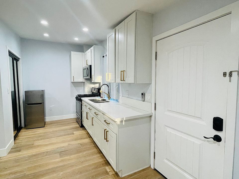 1st image of 5406 Amigo Ave
