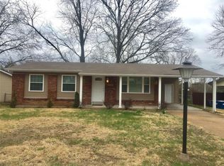 2634 Glenoak Dr, Maryland Heights, MO 63043