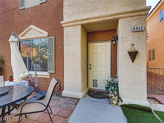 3rd image of 9932 La Paca Ave