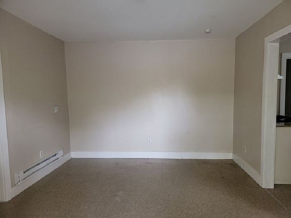 3rd image of 204 E Dullnig Ct