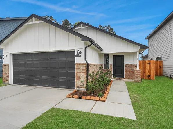 18728 Loom Dr, Conroe, TX 77306