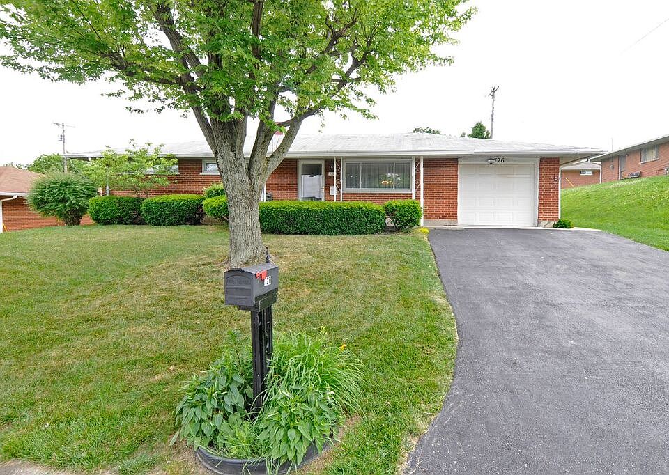 1st image of 726 Maple Hill Dr