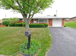 726 Maple Hill Dr, Dayton, OH 45449