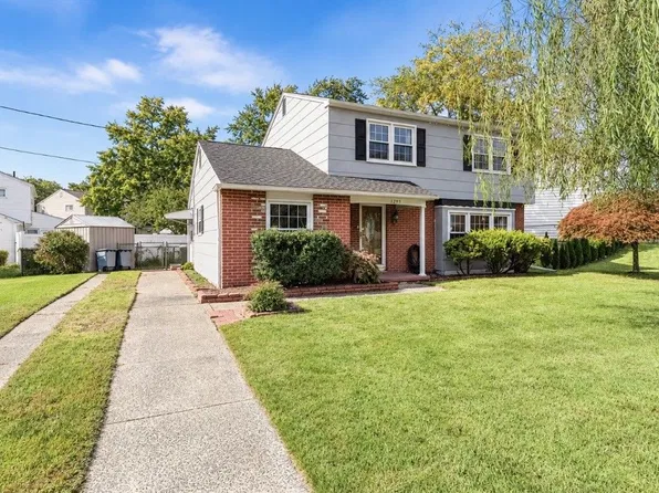1295 E Trace Dr, Glendora, NJ 08029