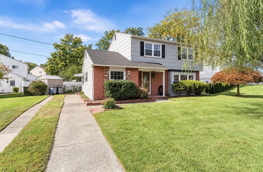 1295 E Trace Dr - Property Image