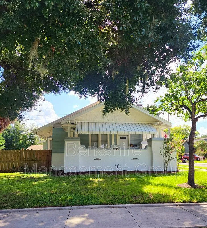 2 bed, 2.0 bath, 1458 sqft, $1,995 — Photo 1