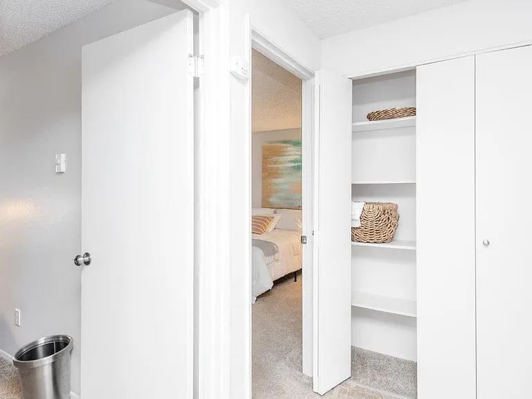Fox Pointe — Photo 17