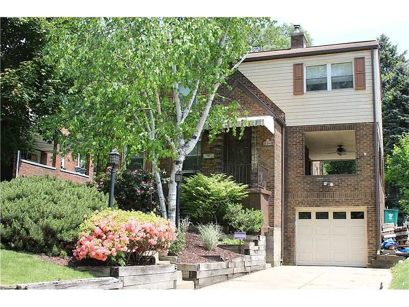 934 James St photo 1
