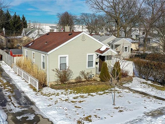 3rd image of 1063 Eureka Dr