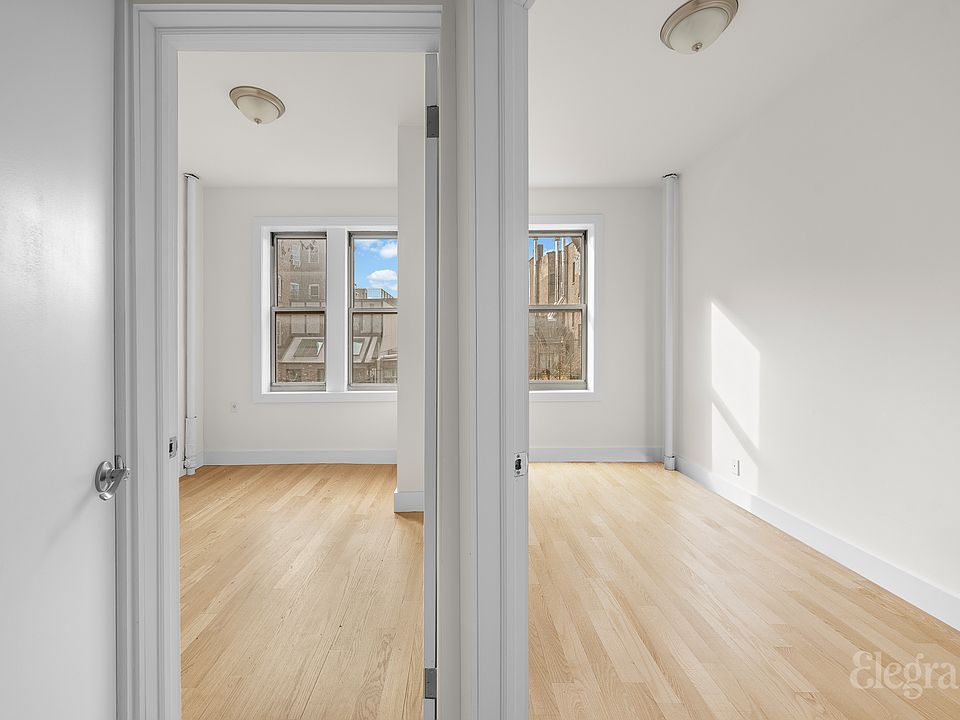 1st image of 42 Bank St #47