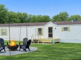 111 Racoon Ct, Gallatin, MO 64640