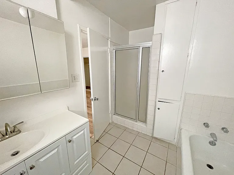 9160 Beverly Blvd #104 — Photo 10