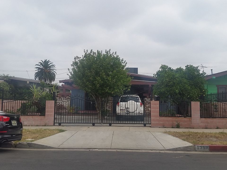 1st image of 1313 W 51st Pl