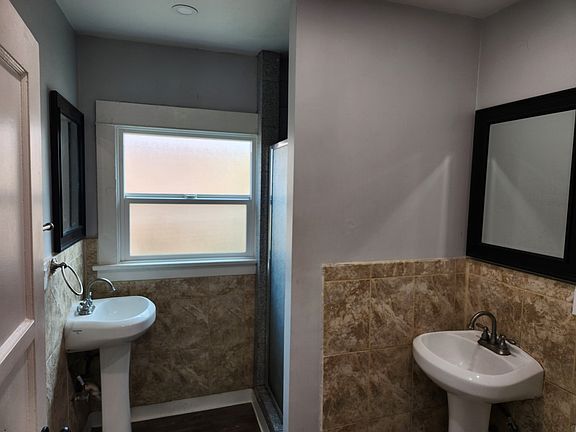 4th image of 1125 Echo Park Ave