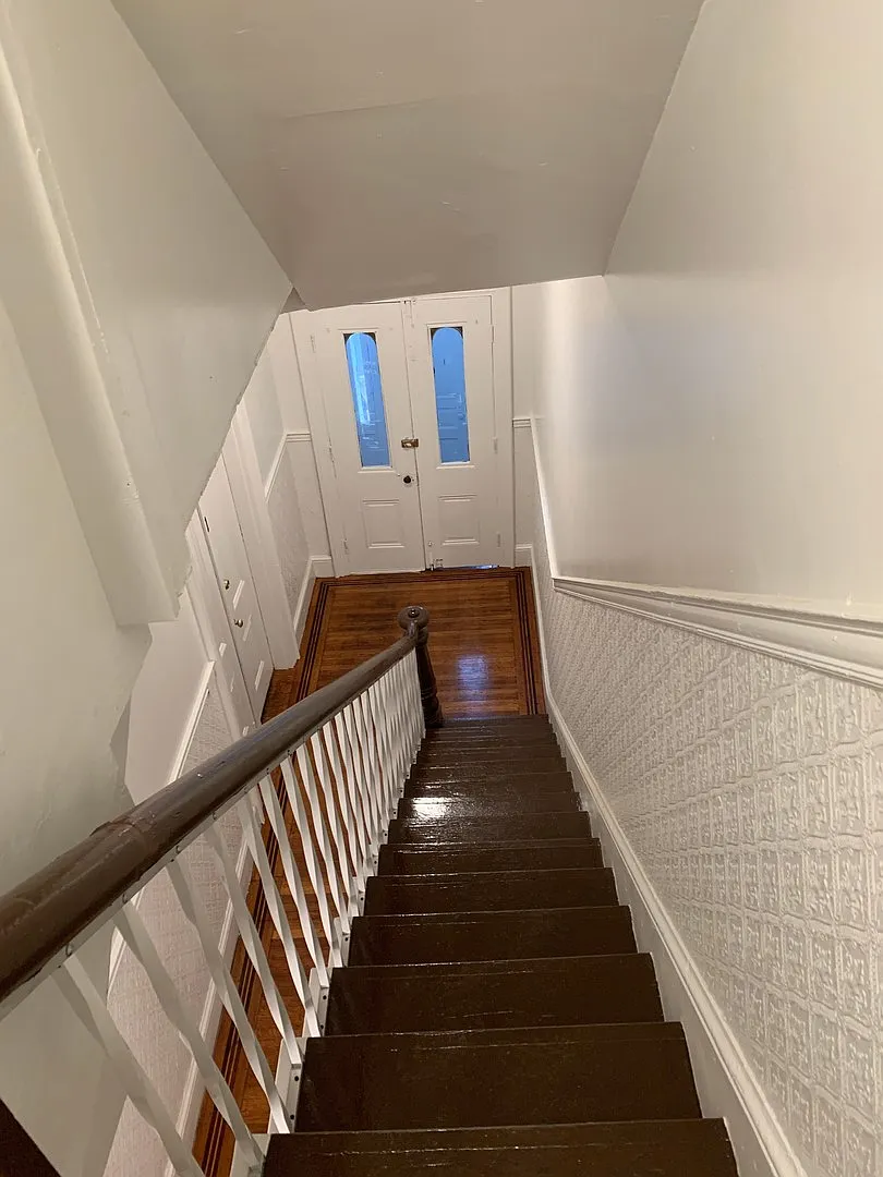 1 Bedroom Apartment available now! — Photo 2
