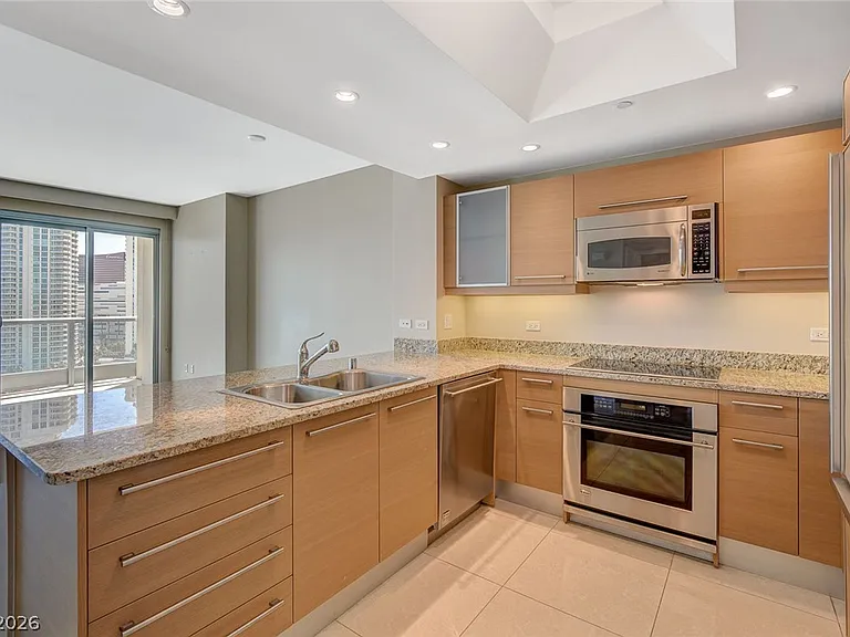 222 Karen Ave #1705 — Photo 2
