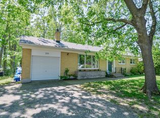 233 Lawrence Ave, Orillia, ON L3V 5M3