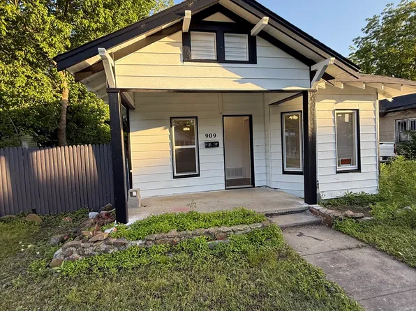 909 W Division St, Henryetta, OK 74437