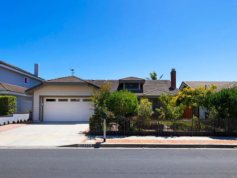 24356 Titus Dr — Photo 31