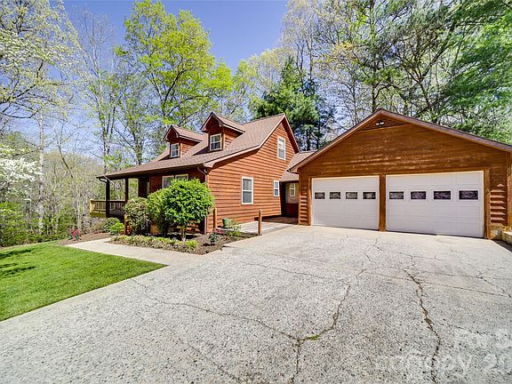 2nd image of 24 Oakwood Rd