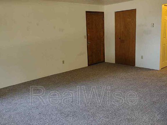 2nd image of 112 Sunset St Unit B