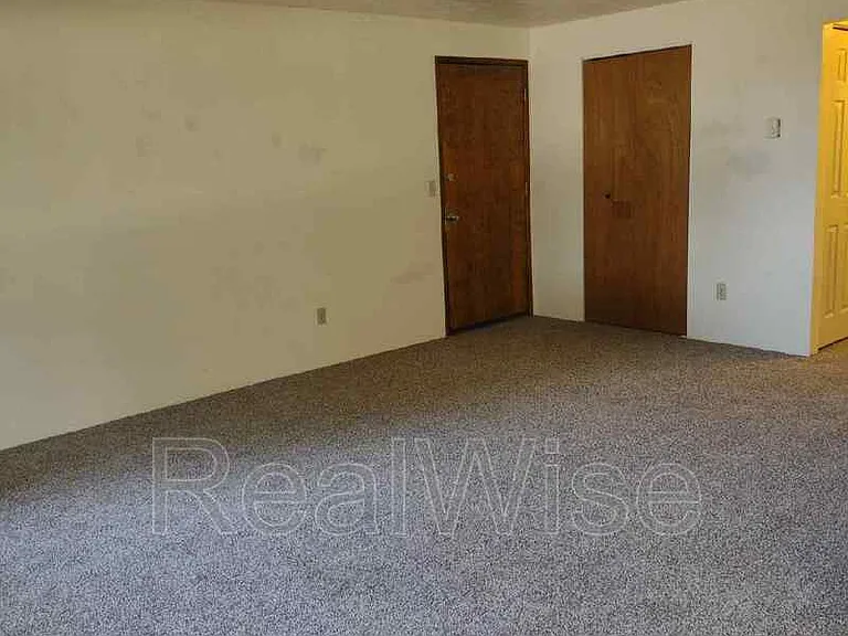 112 Sunset St #B — Photo 2