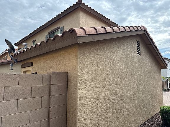 3rd image of 4690 E Laurel Ave