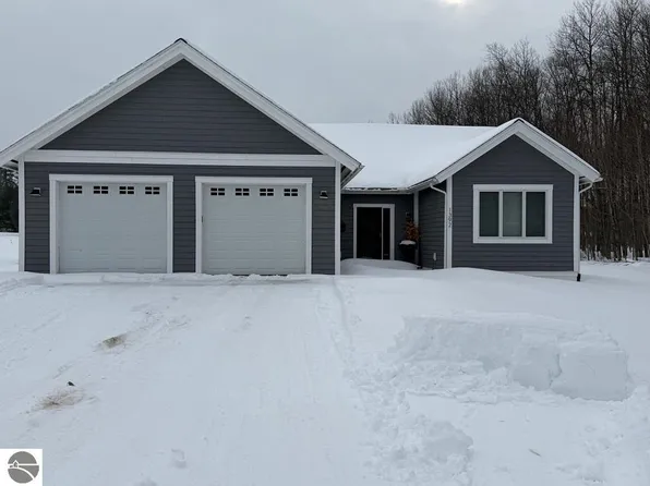1392 N Intermediate Lake Rd, Central Lake, MI 49622