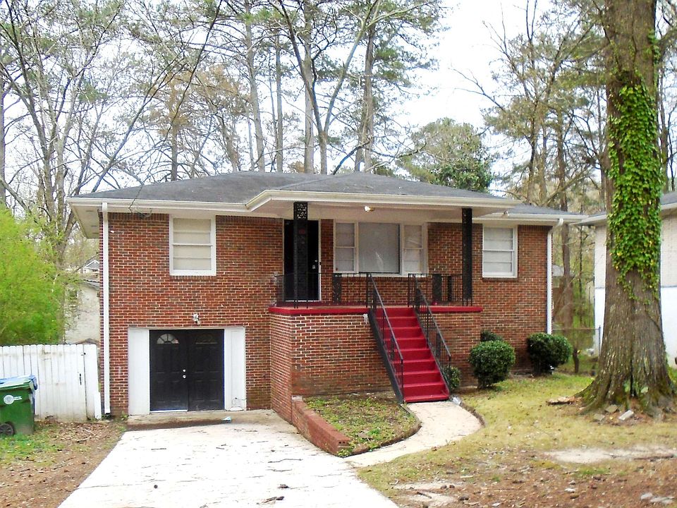 1st image of 629 Woods Dr NW