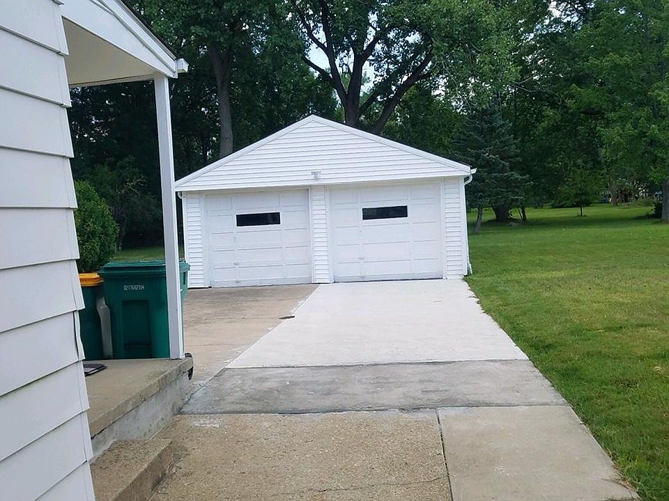1st image of 5731 E 141st St