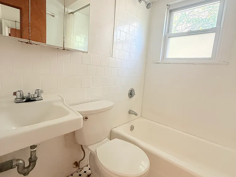 278 Harvard St #10 — Photo 6