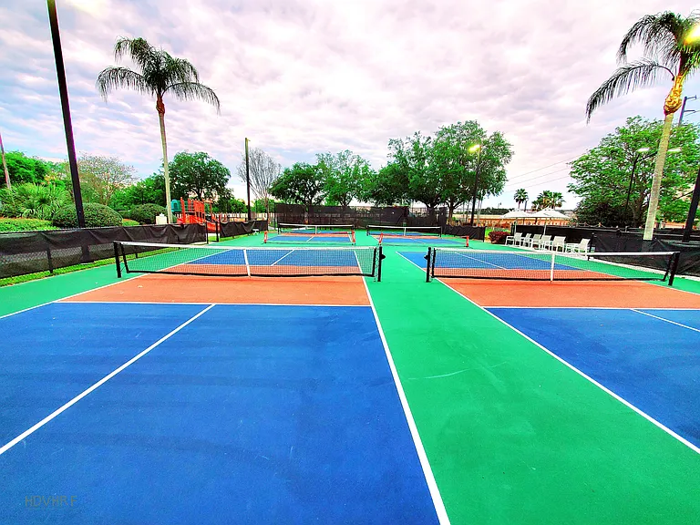 852 Driving Range Ct — Photo 24