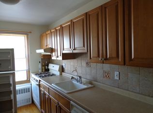 19410 Station Rd #2, Flushing, NY 11358