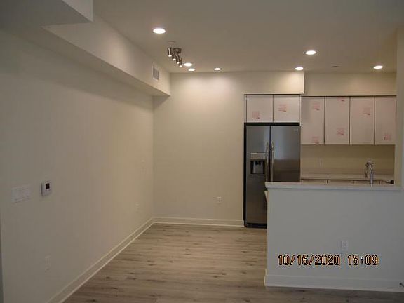 2nd image of 4400 Cahuenga Blvd #101