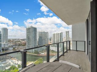 68 SE 6th St #2406, Miami, FL 33130