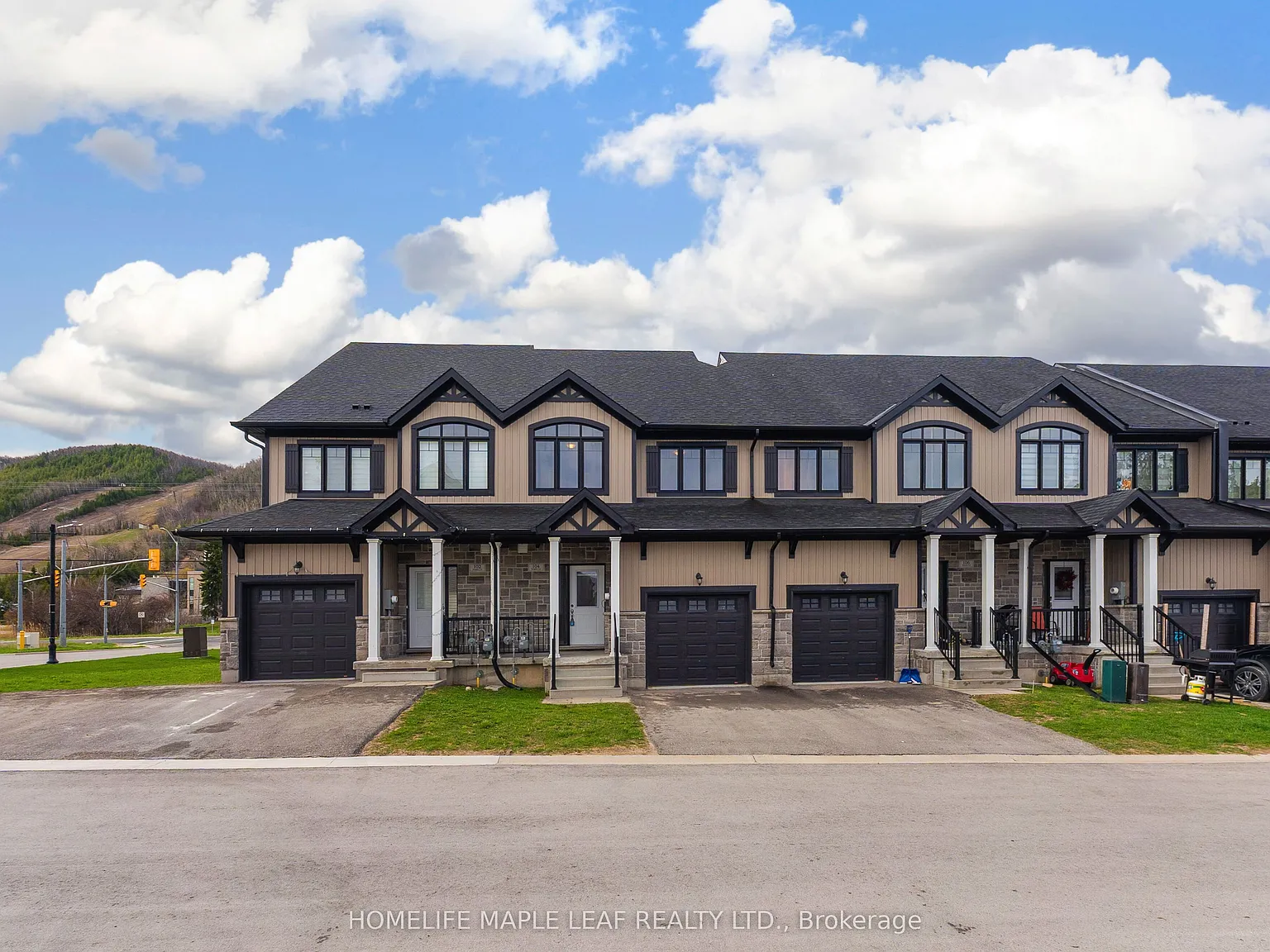 3 bed, $3,000 — Photo 2
