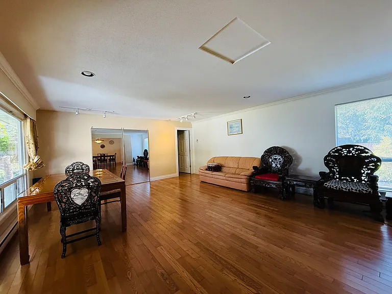 5065 1st Ave — Photo 3