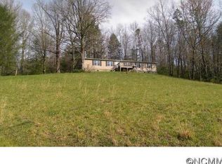 568 Flat Creek Valley Rd, Lake Toxaway, NC 28747