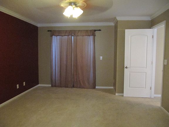 4th image of 1133 SE 6th Ave