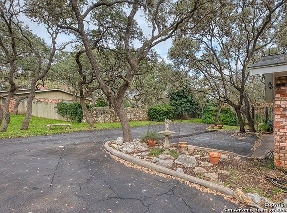 3rd image of 209 Fleetwood Dr