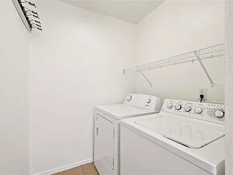 2800 Longmire Dr #9 — Photo 8