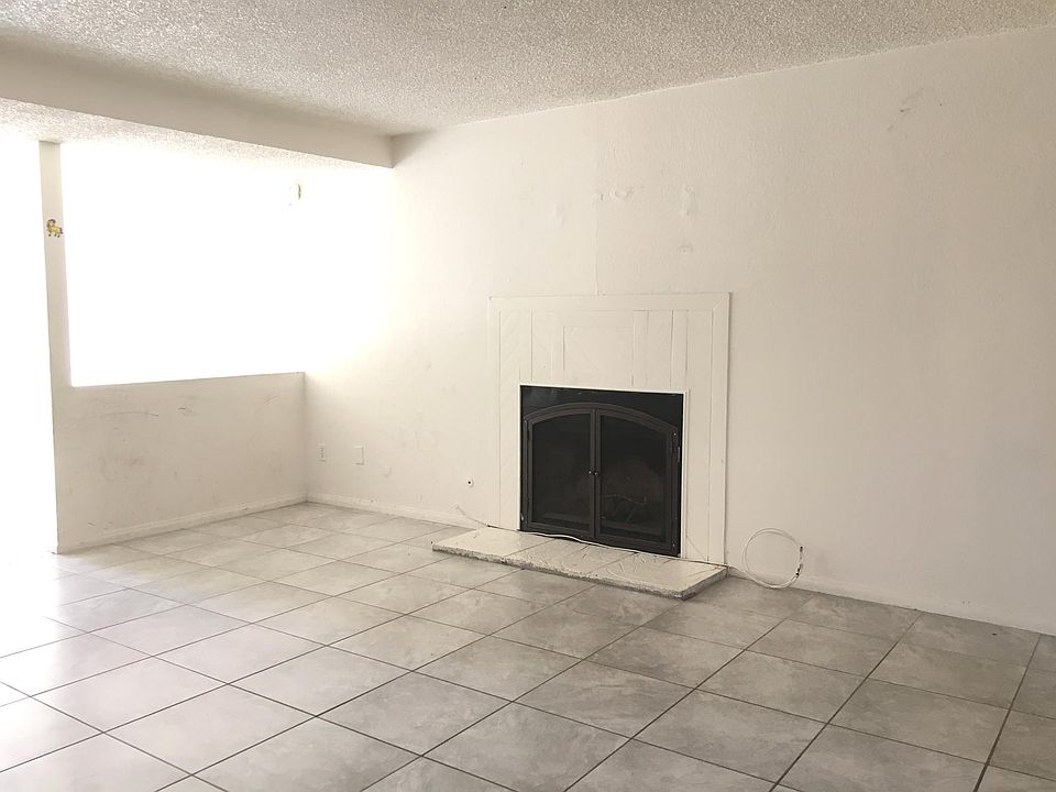 1st image of 1103 W Bahia Ct