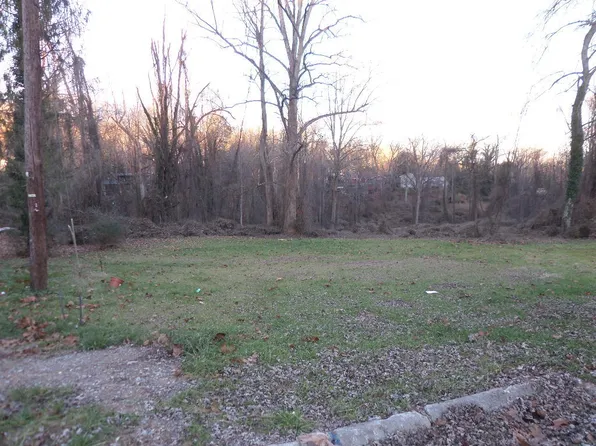 111 Waddell Pl, Oak Ridge, TN 37830