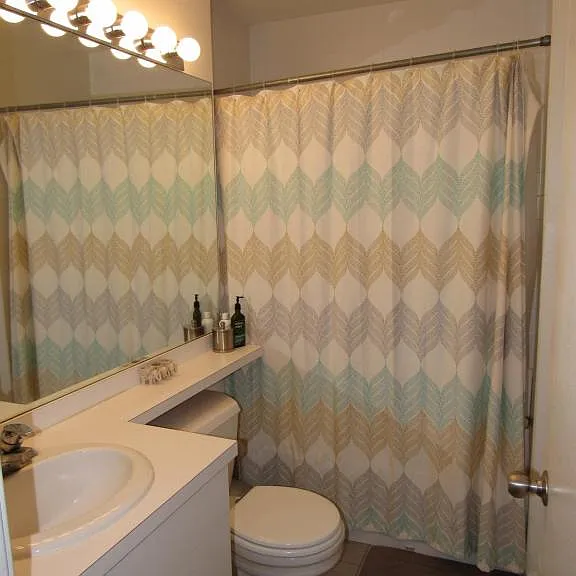 226 N Clinton St #110 — Photo 2
