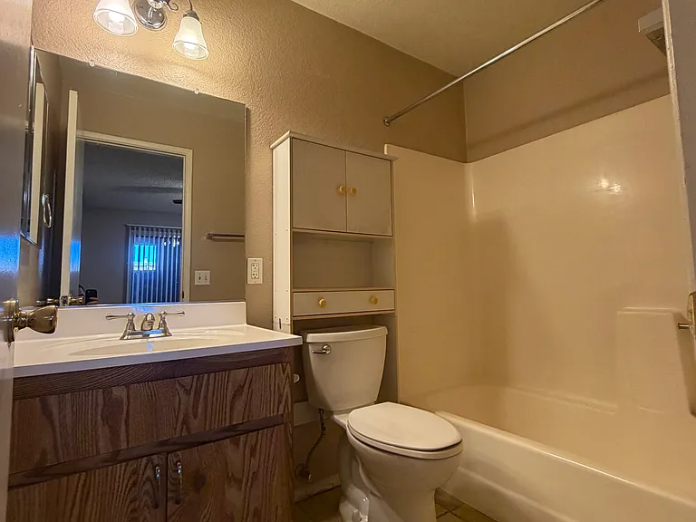 601 W Yukon Dr #3 — Photo 9