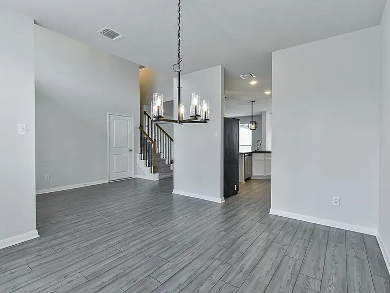 6306 Golden Gate Dr — Photo 3