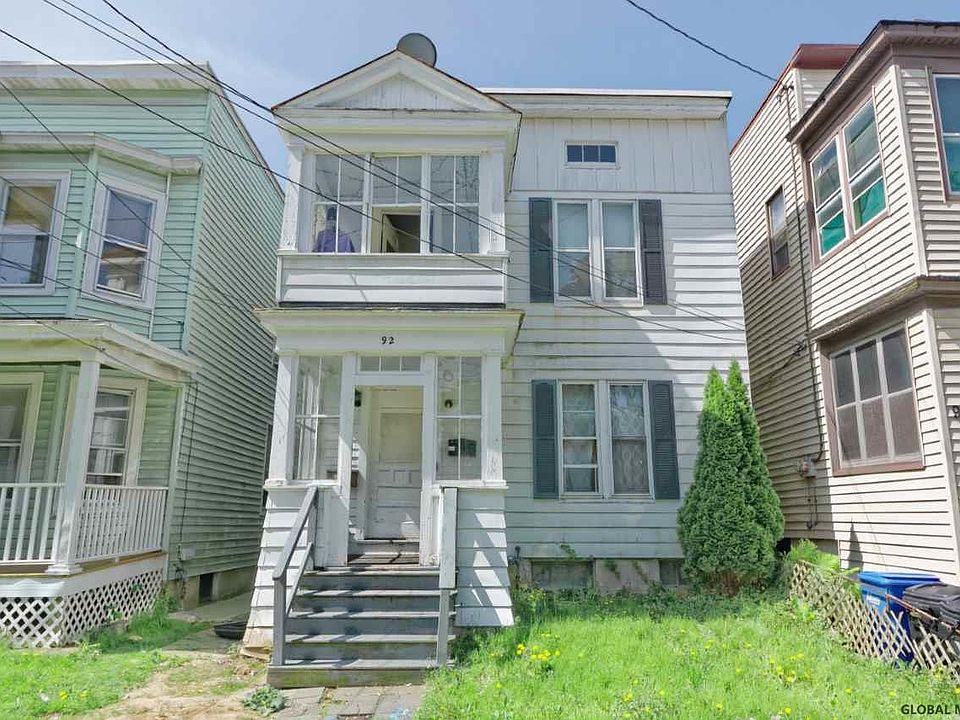 1st image of 92 Woodlawn Ave