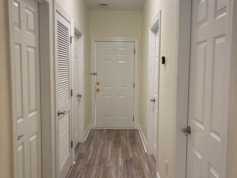 111 Fountain Pointe Ln #302 — Photo 9
