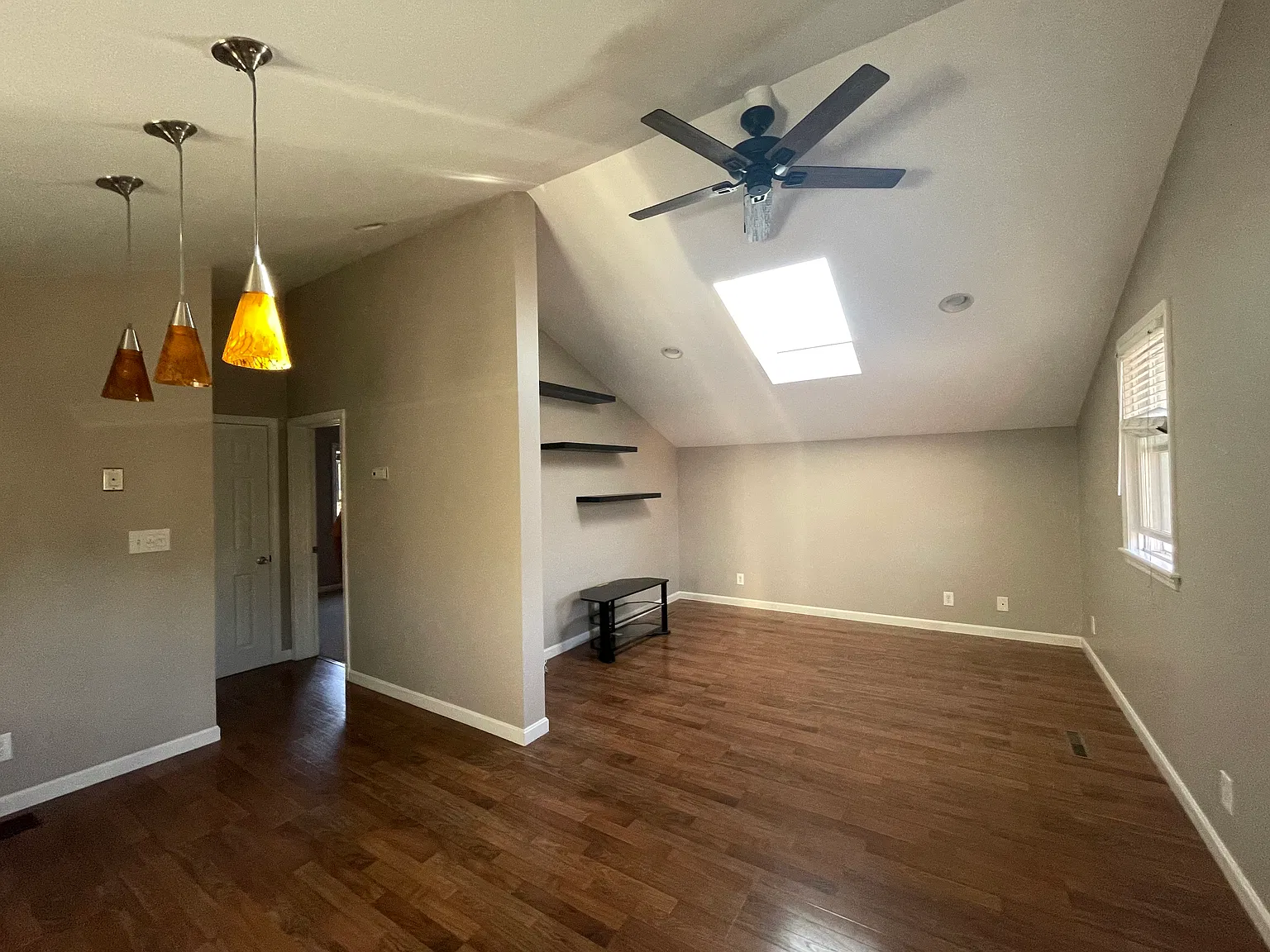 1 bed, 800 sqft, $1,500 — Photo 2