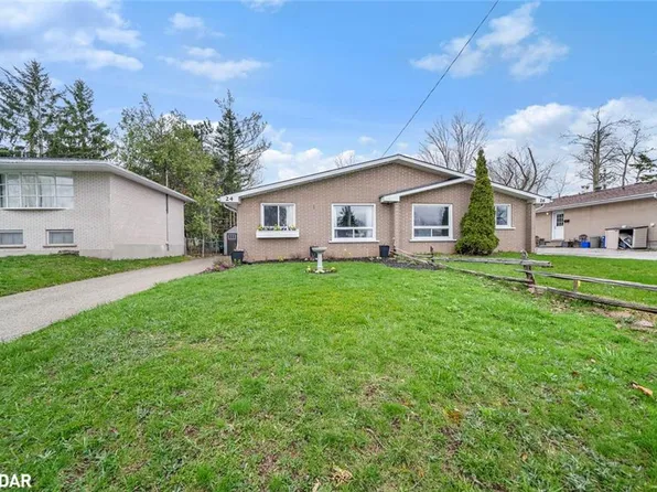 24 Heath St, Barrie, ON L4M 3J9